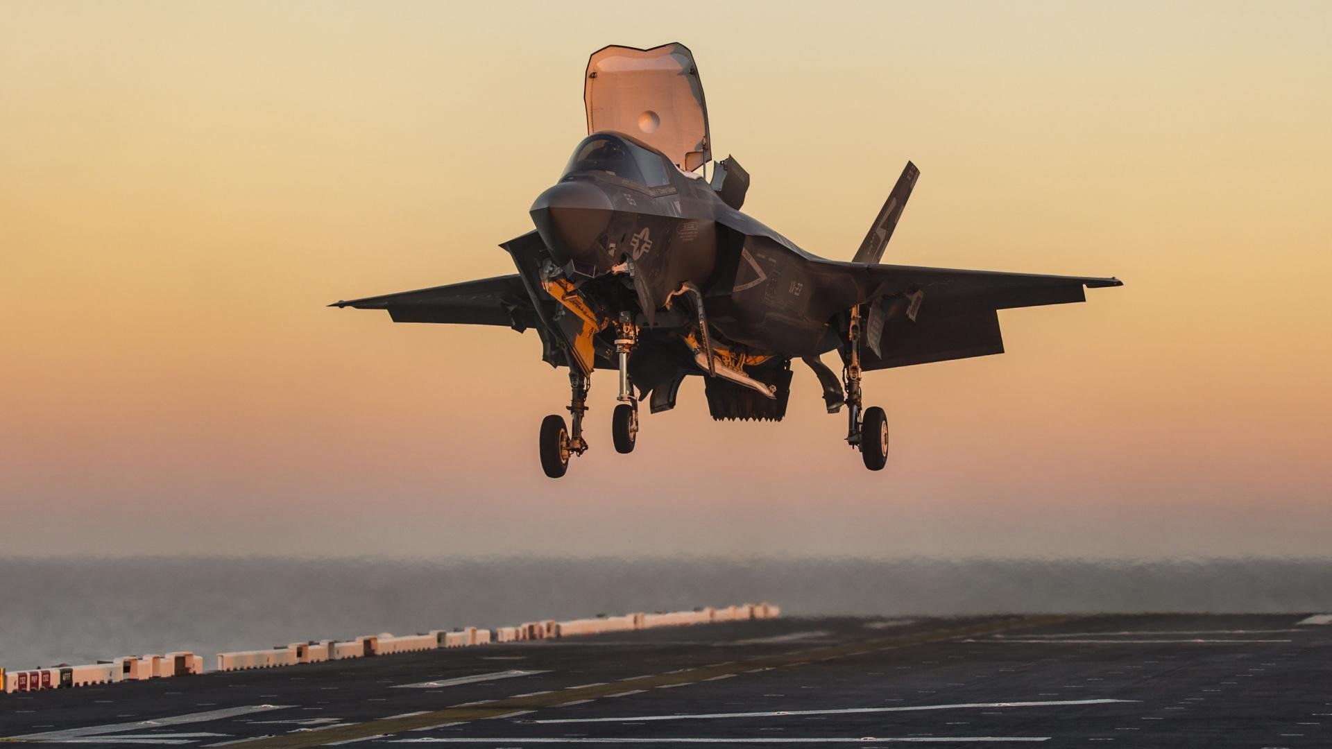 乔治·巴尔:凭借他的精准判断,全黑队进攻和防守能够无缝对接